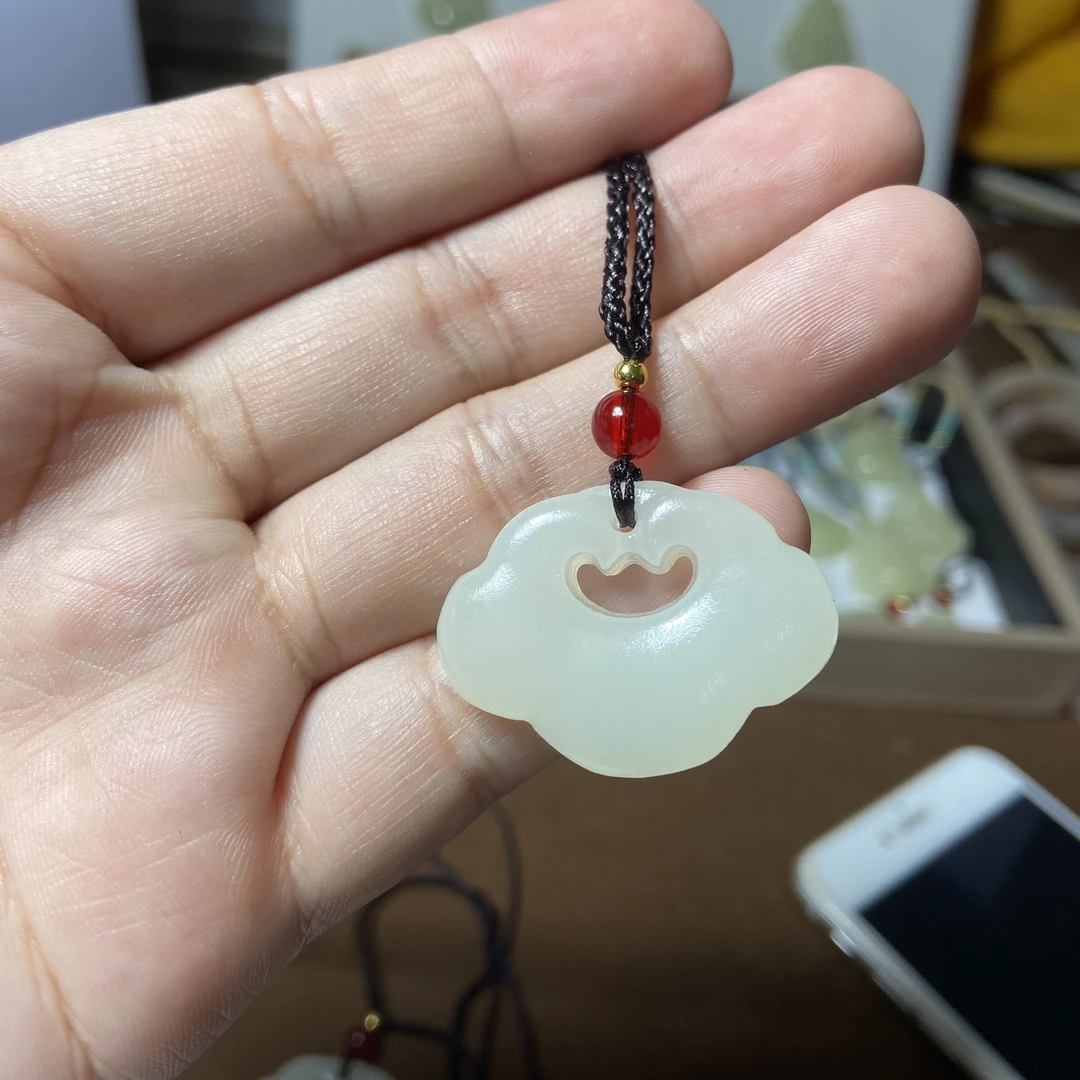 天然玉石祥云如意吊坠