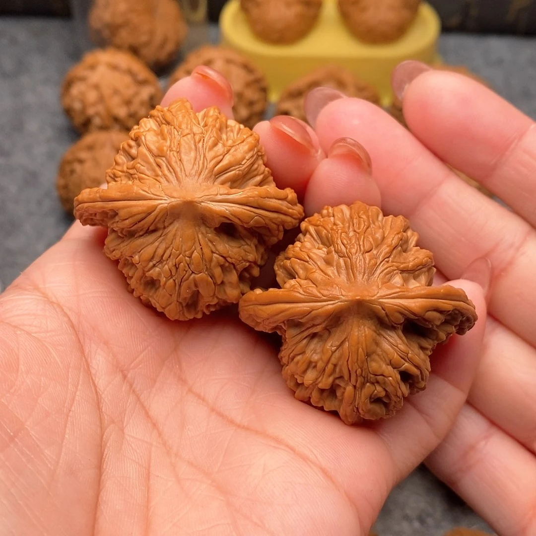 文玩核桃把件精品粗筋虎43全品重45克