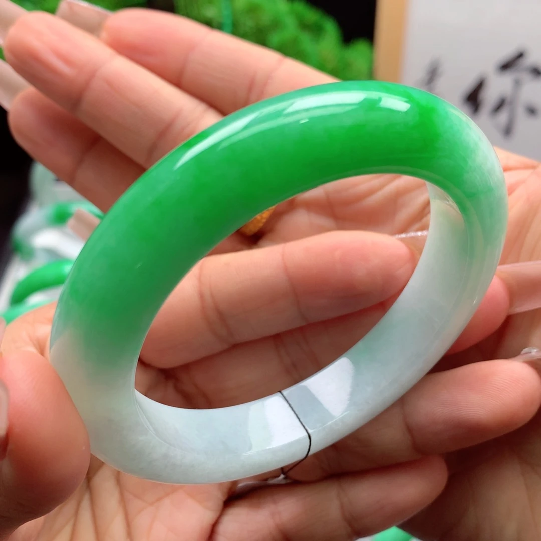 未镶嵌手镯翡翠缅甸