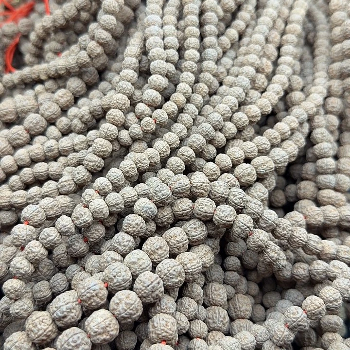 白***水金刚菩提吊坠谢谢