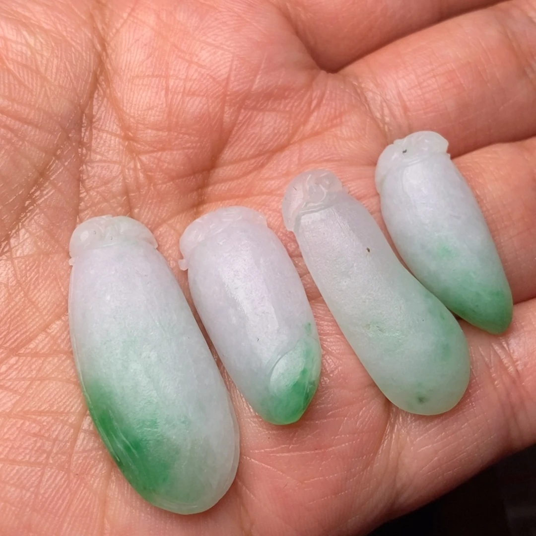 翡翠未镶嵌颈饰毛货飘阳绿福瓜