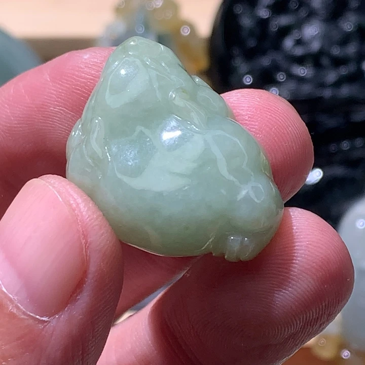 翡翠未镶嵌颈饰金蟾