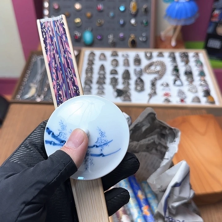 金**想扇子的设计很有创意哦