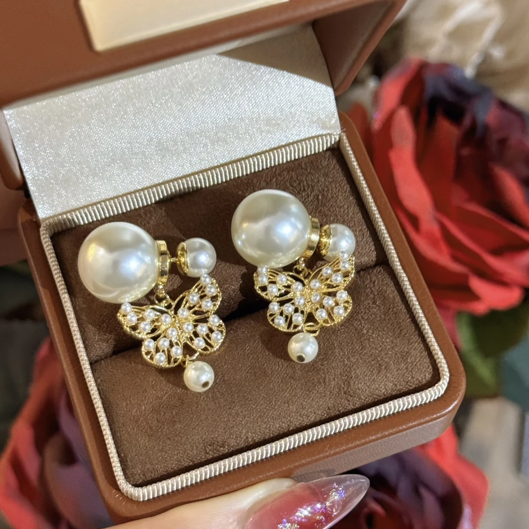 合金仿珍珠耳饰 杨杨babytime 精致名媛两戴款镂空蝴蝶仿珍珠耳钉