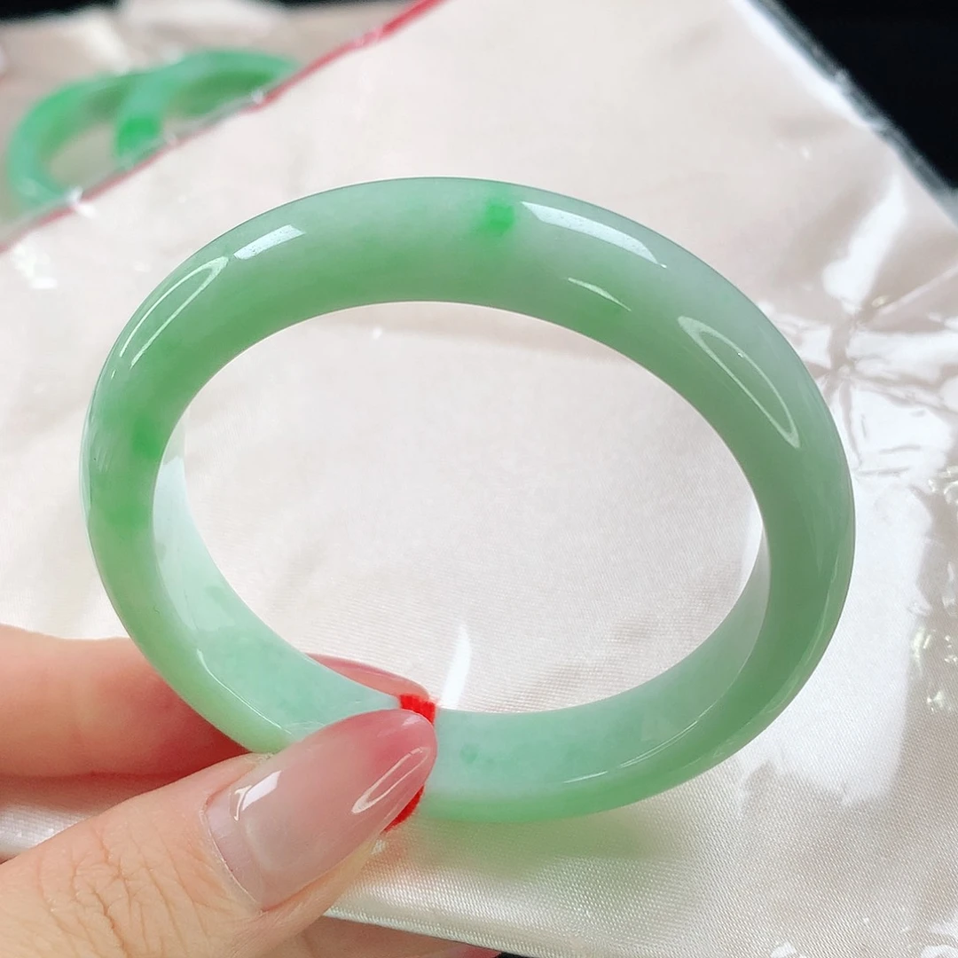 翡翠手镯未镶嵌218翡翠