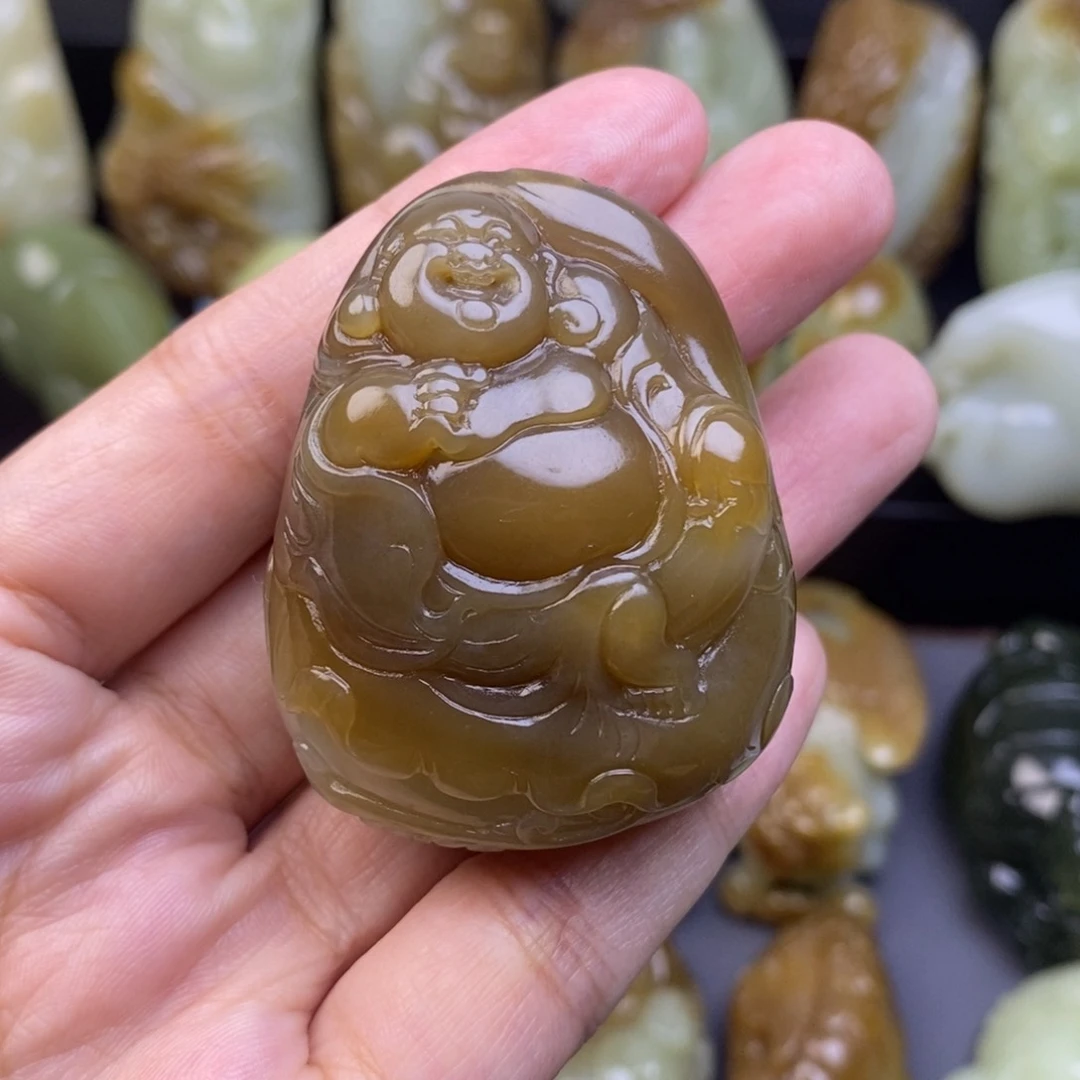 和田玉未镶嵌把件