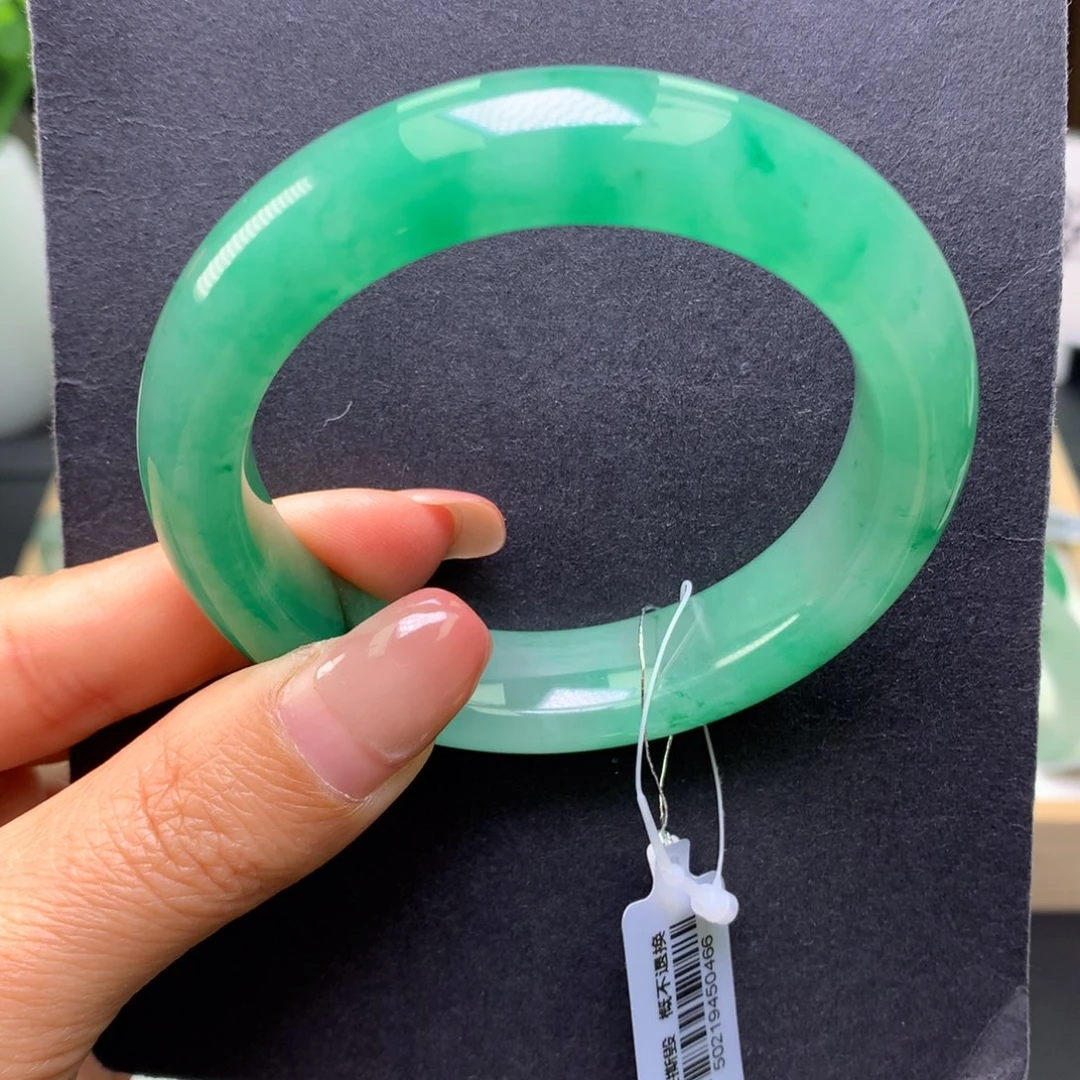 石英质玉（非洲翠）未镶嵌手镯