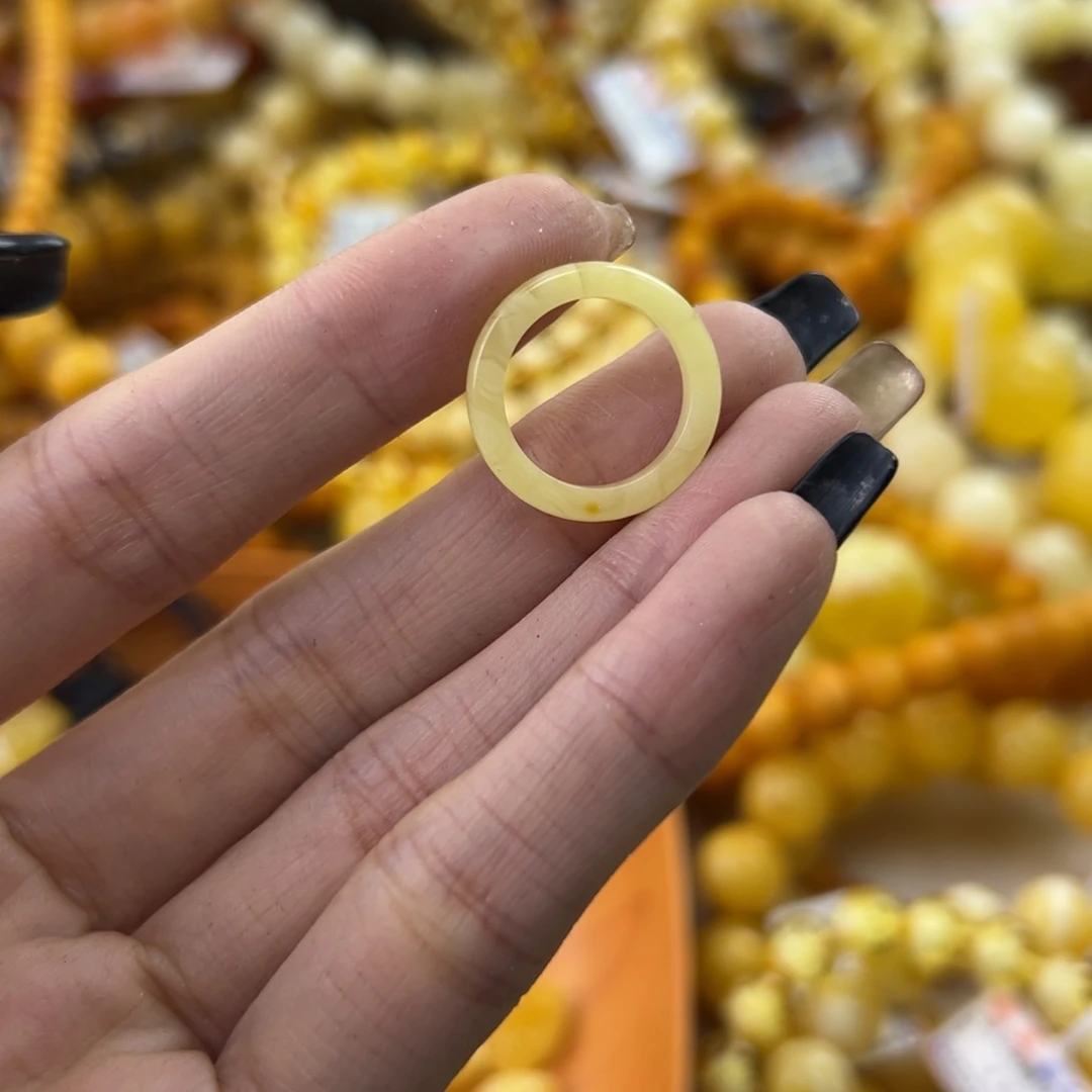 琥珀珠宝奇石未镶嵌