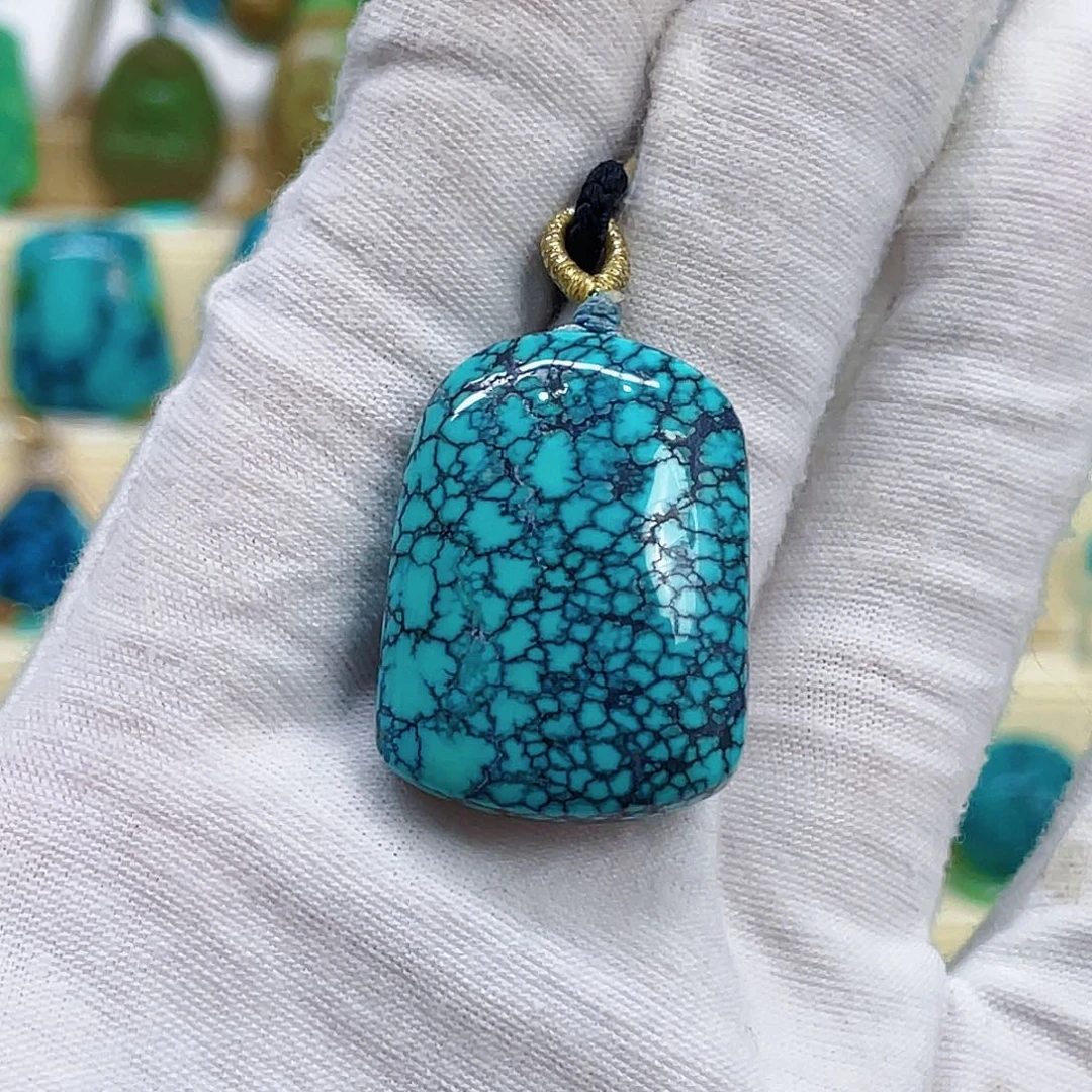 绿松石未镶嵌颈饰