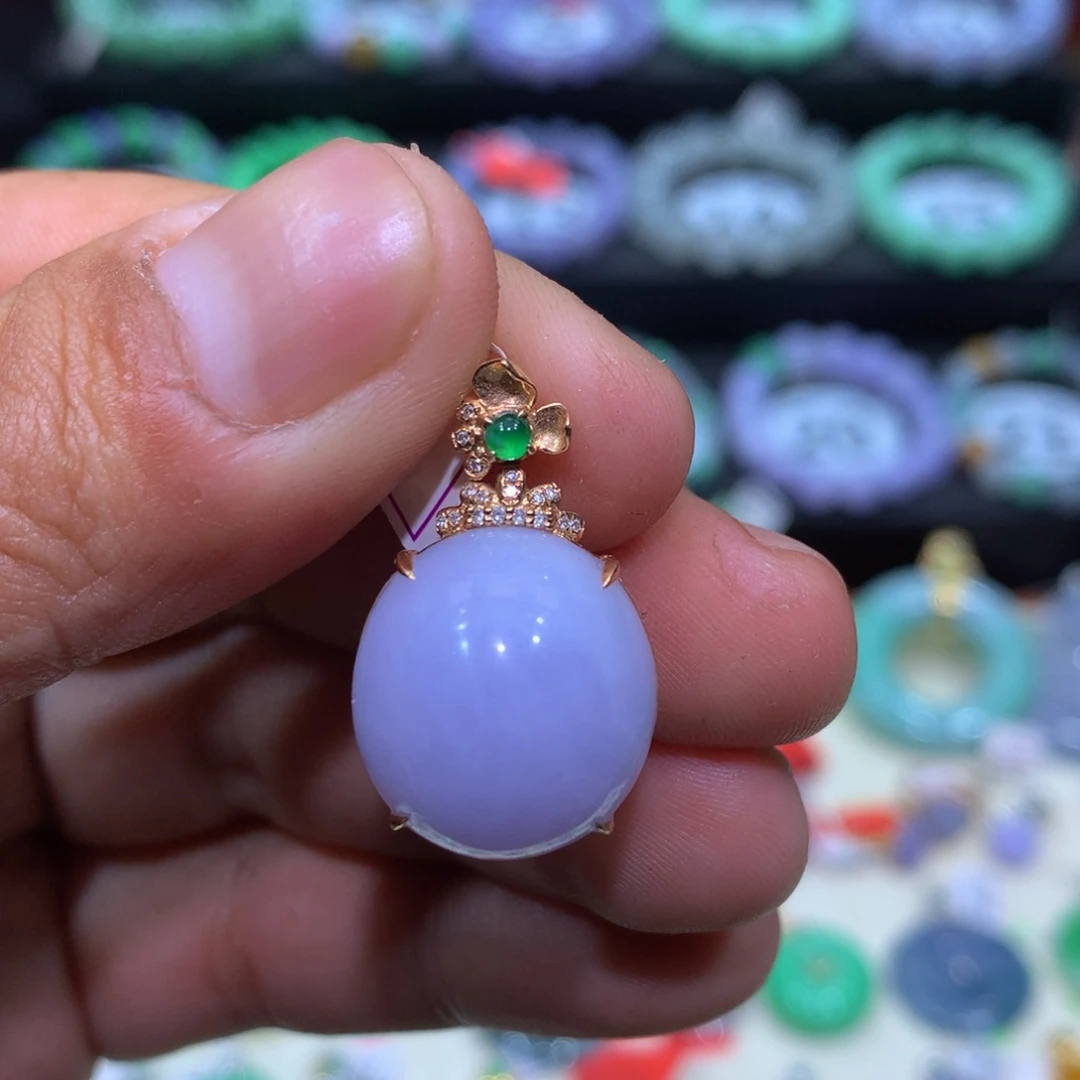 翡翠18K金镶嵌颈饰