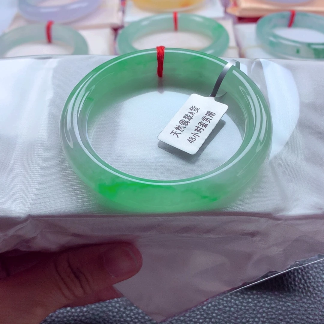 翡翠未镶嵌手镯（圆镯）54.3起胶飘阳绿美人条完美小万战斗机A