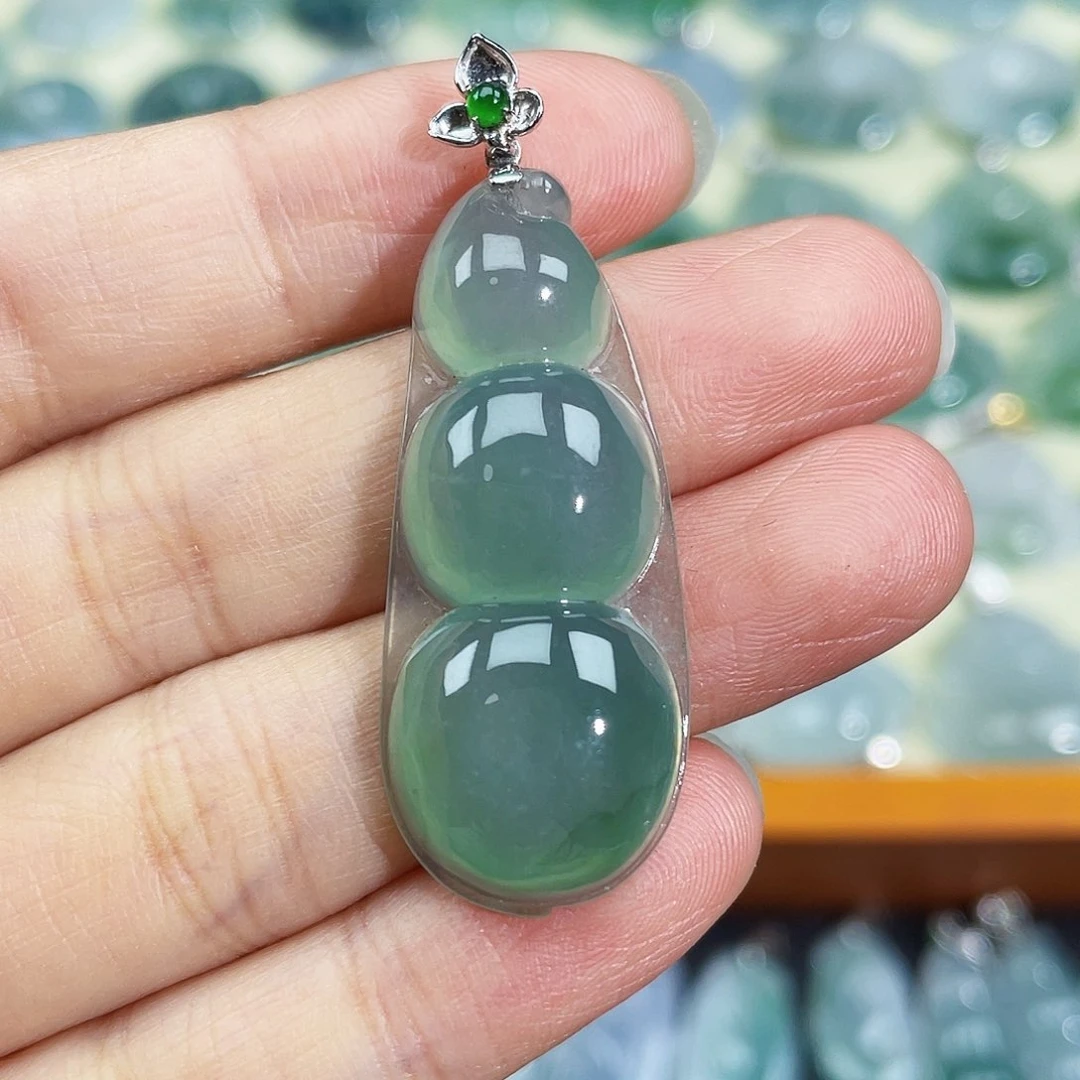 翡翠颈饰18K金镶嵌吊坠