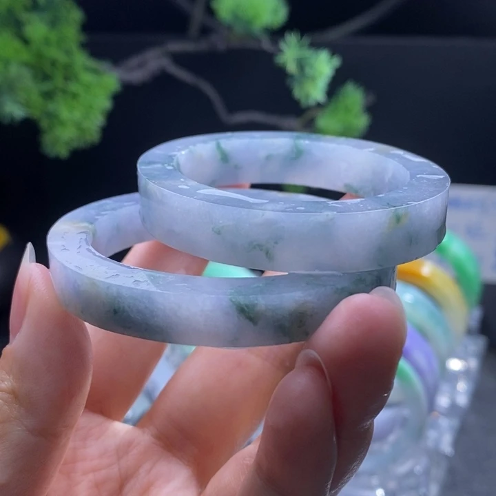 定制翡翠未镶嵌翡翠手镯