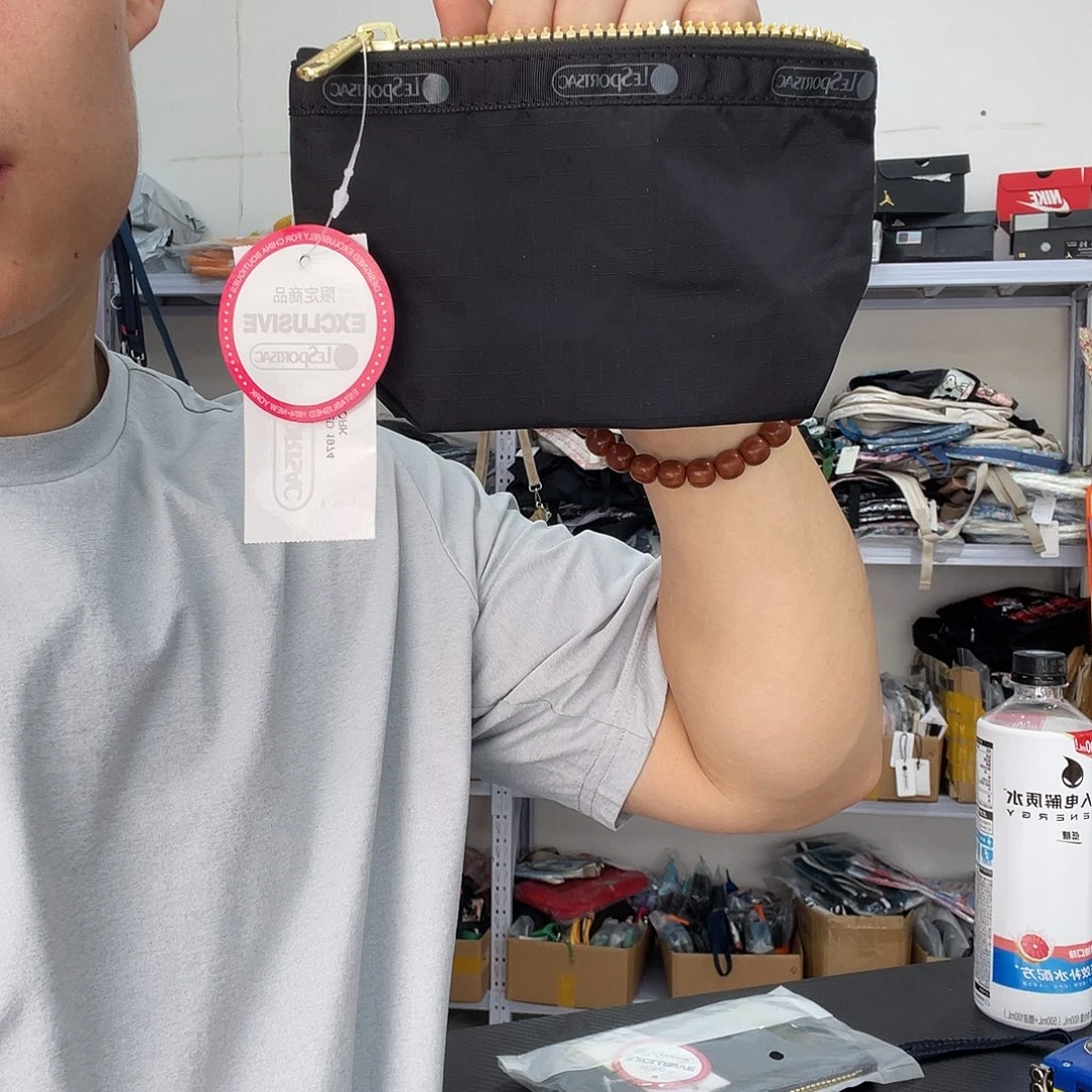 PU化妆包等产品和产品
