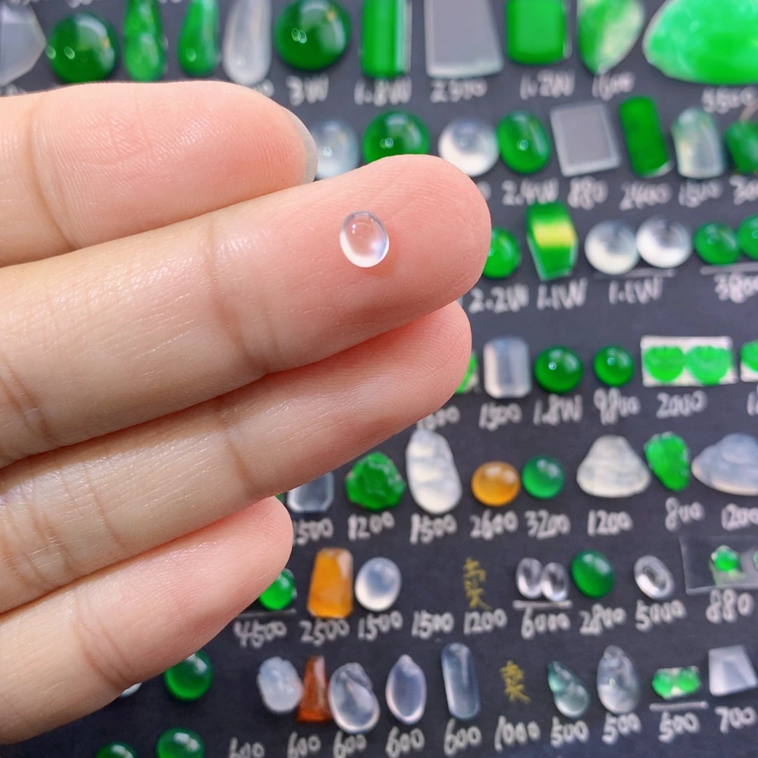 翡翠未镶嵌颈饰天然翡翠玉石蛋面