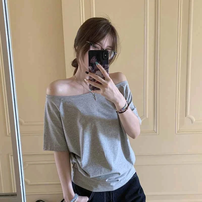 宽松显瘦斜肩一字肩短袖T恤女夏季莫代尔露肩设计感健身套装女款