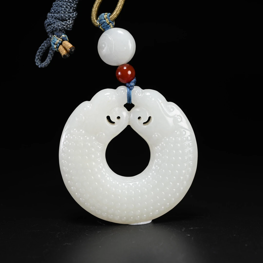 lot8836和田玉挂件/保利