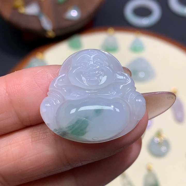 翡翠未镶嵌颈饰佛公