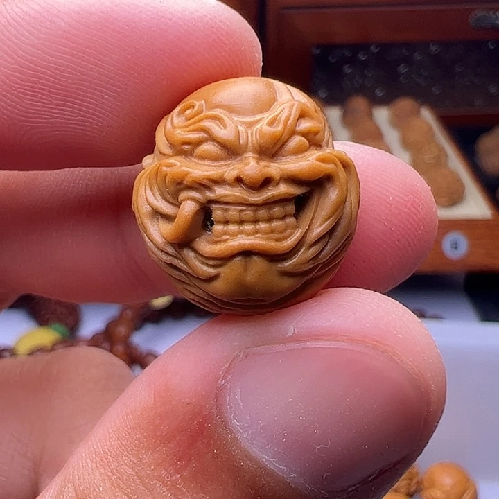 猴头核桃吊坠精工单獠牙坏笑1718