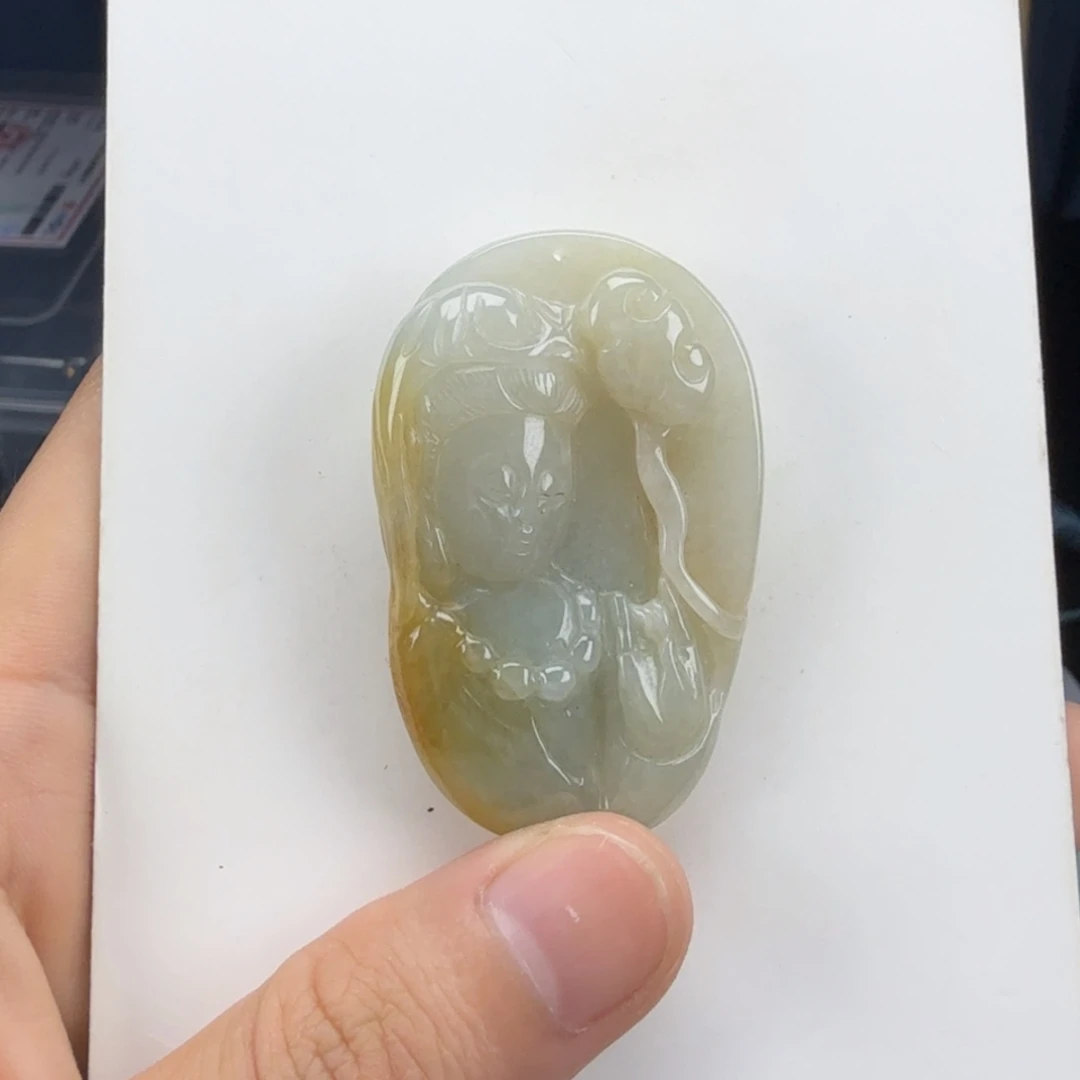 翡翠挂件未镶嵌翡翠