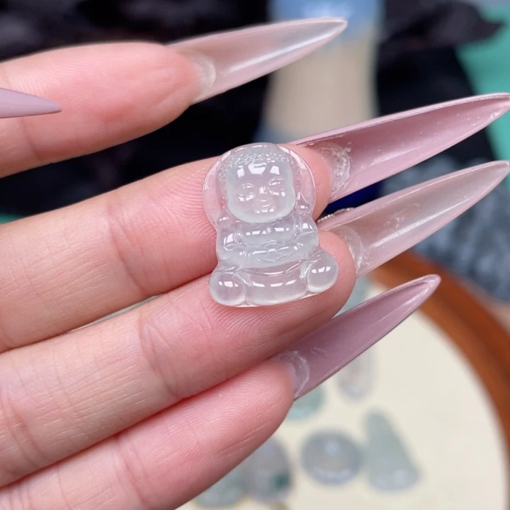 翡翠未镶嵌颈饰宝宝佛