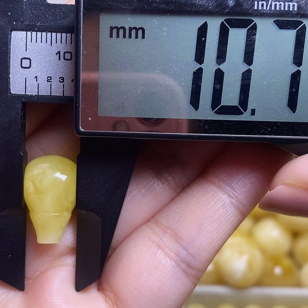 裸石琥珀未镶嵌姐****题蜜蜡三通