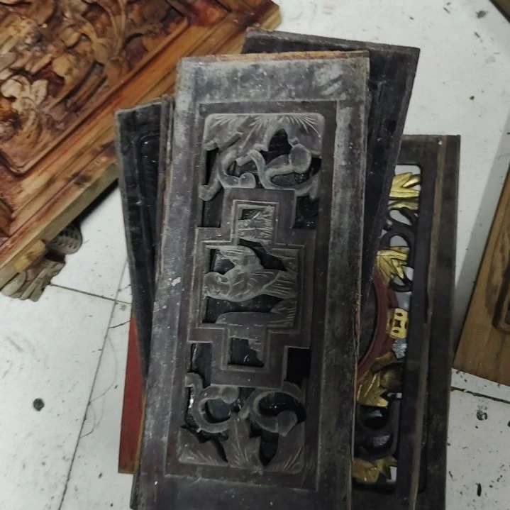 鉴**磊花板一堆走
