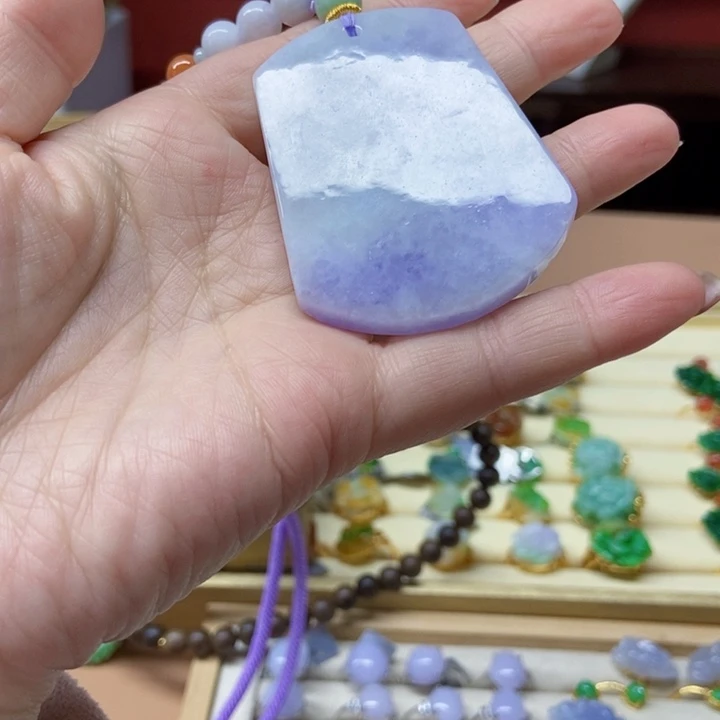 翡翠未镶嵌颈饰吊坠