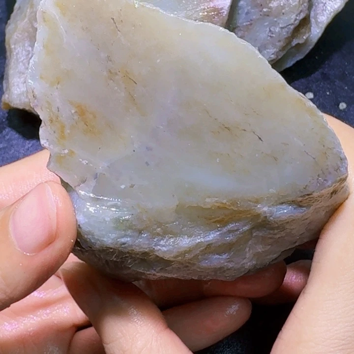 未镶嵌和田玉（糖玉）珠宝半成品