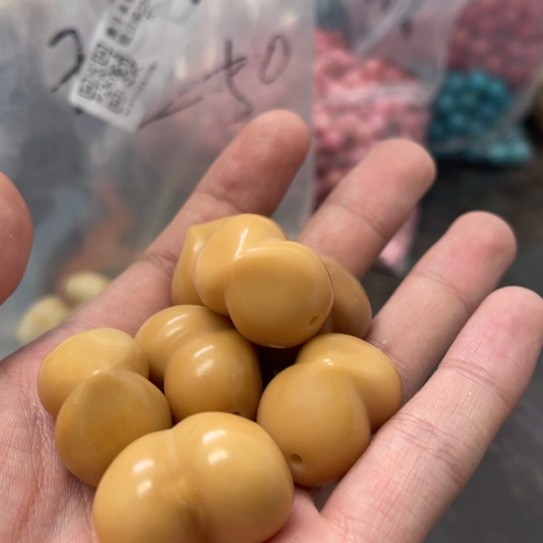 吊坠白玉菩提z18-25/微瑕5颗风化爱心