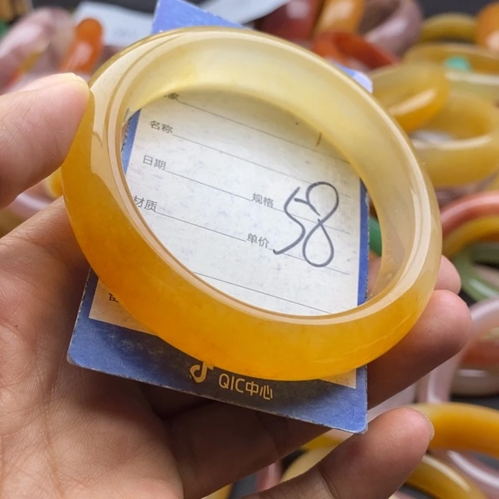 石英质玉手镯未镶嵌