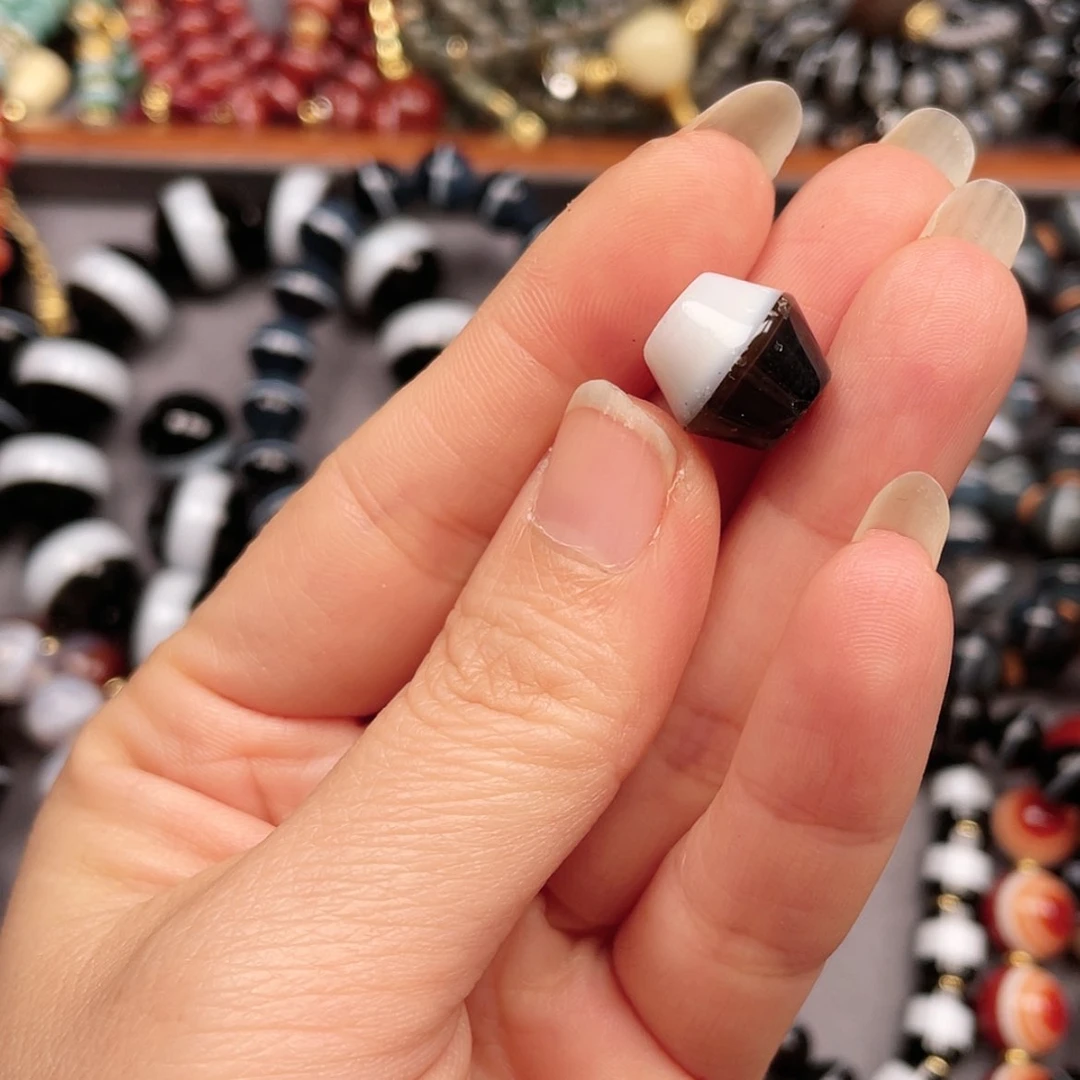 【闪购商品】合金手串玛瑙/玉髓情***月