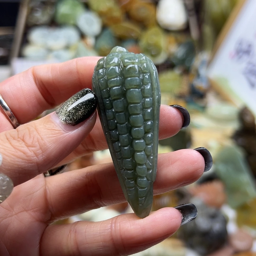颈饰未镶嵌岫岩河磨玉（透闪石质玉）河磨玉玉米