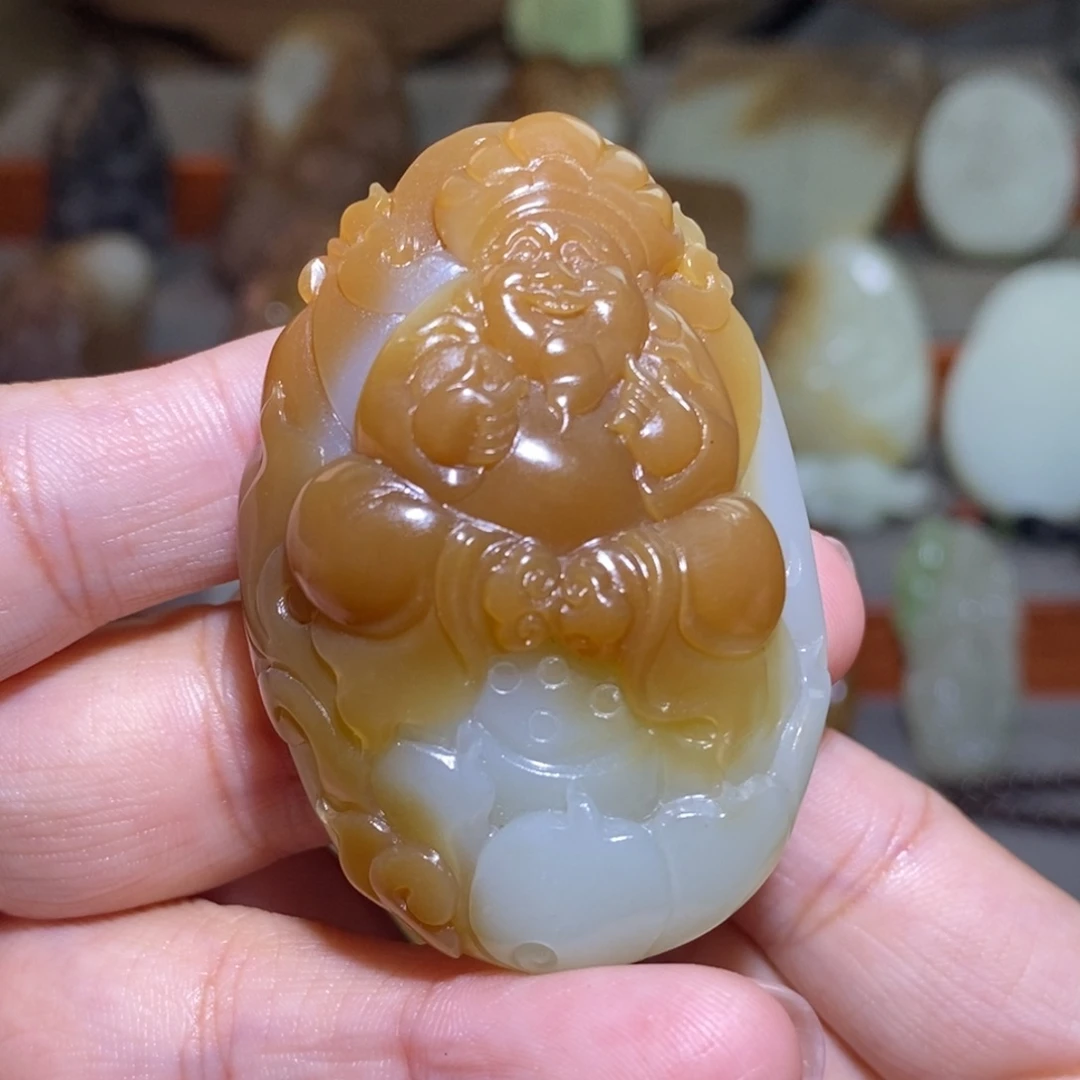 颈饰未镶嵌和田玉（糖玉）