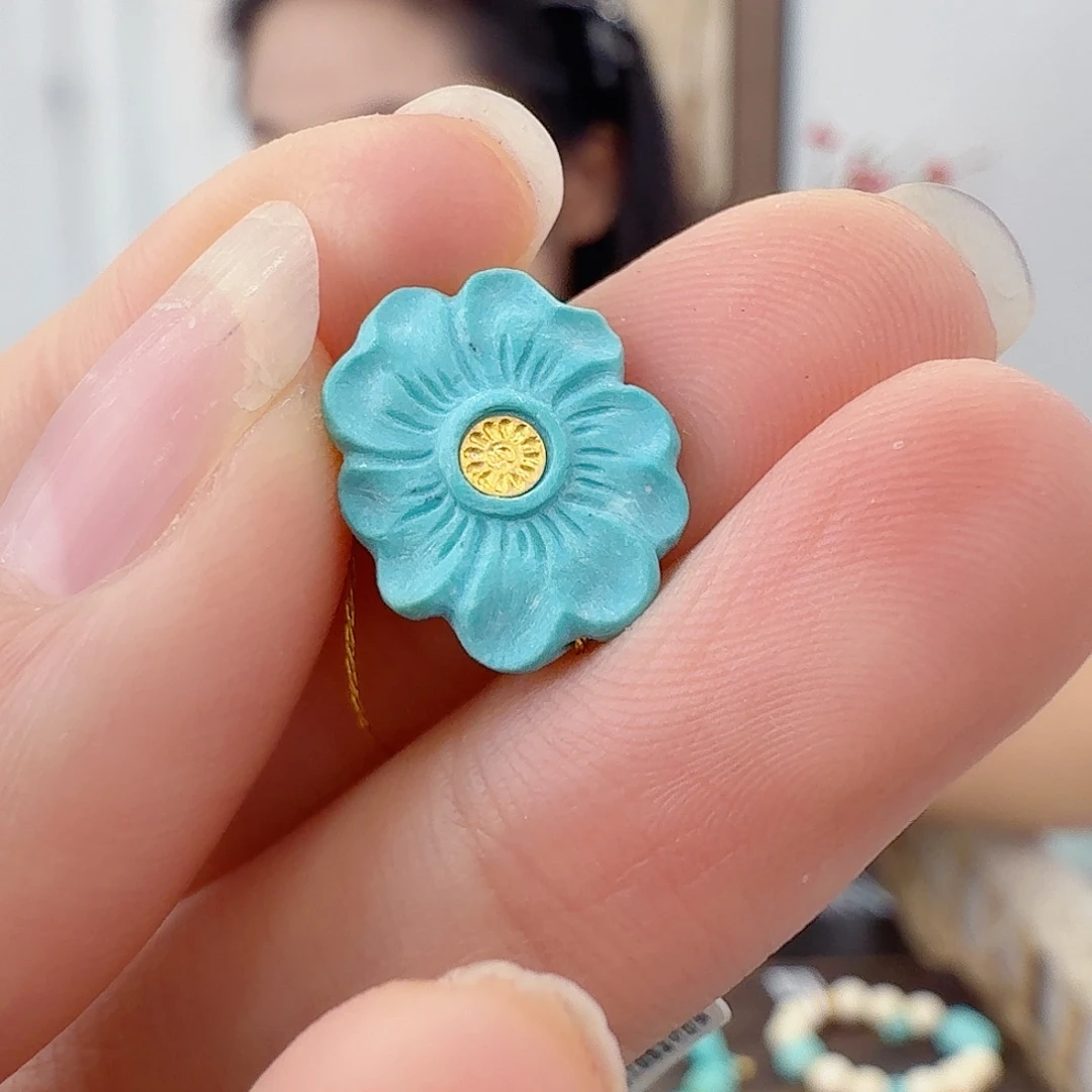 绿松石未镶嵌珠宝奇石