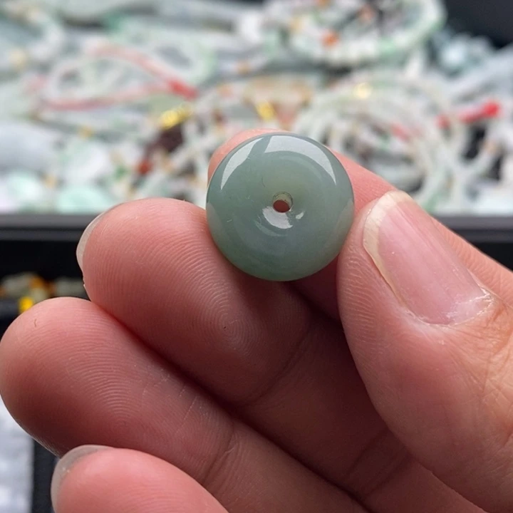 小***妹翡翠未镶嵌吊坠(不含链)