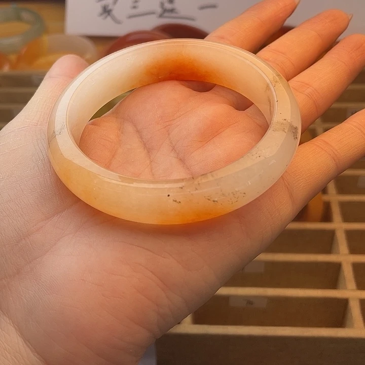 石英岩玉未镶嵌手镯70