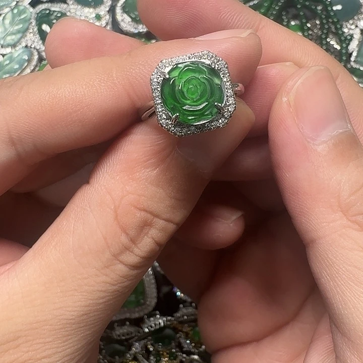 翡翠未镶嵌颈饰天然A货翡翠放漏