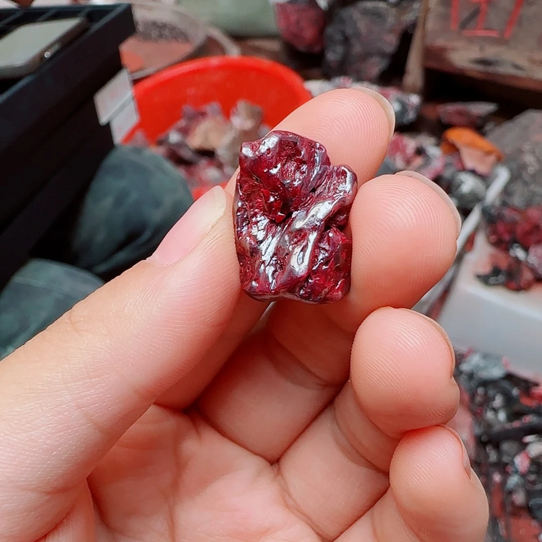 天然辰砂狗头砂吊坠5