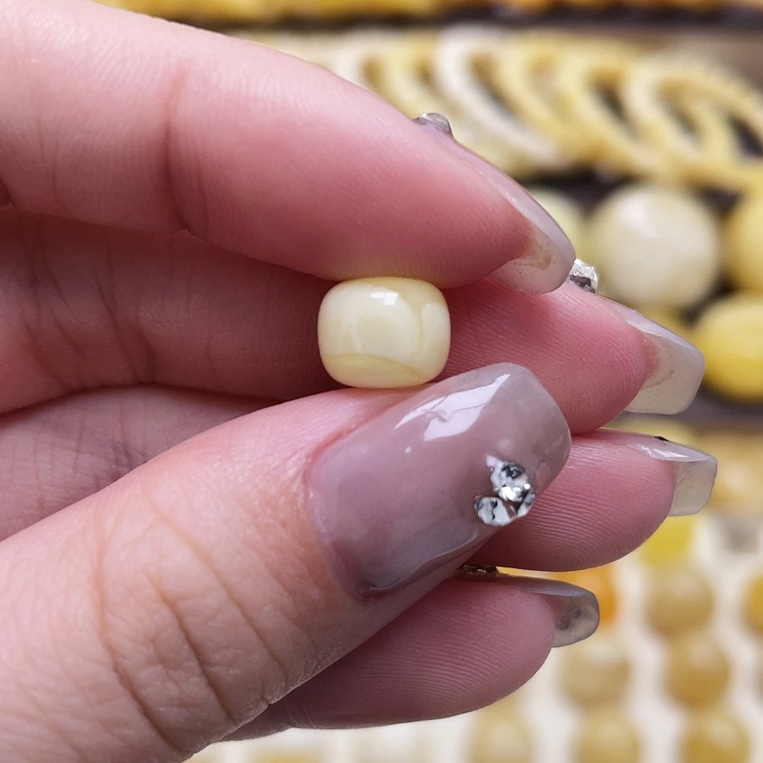 琥珀未镶嵌裸石9*7.5mm老型