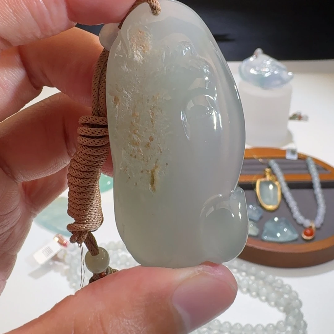 翡翠颈饰未镶嵌帅帅