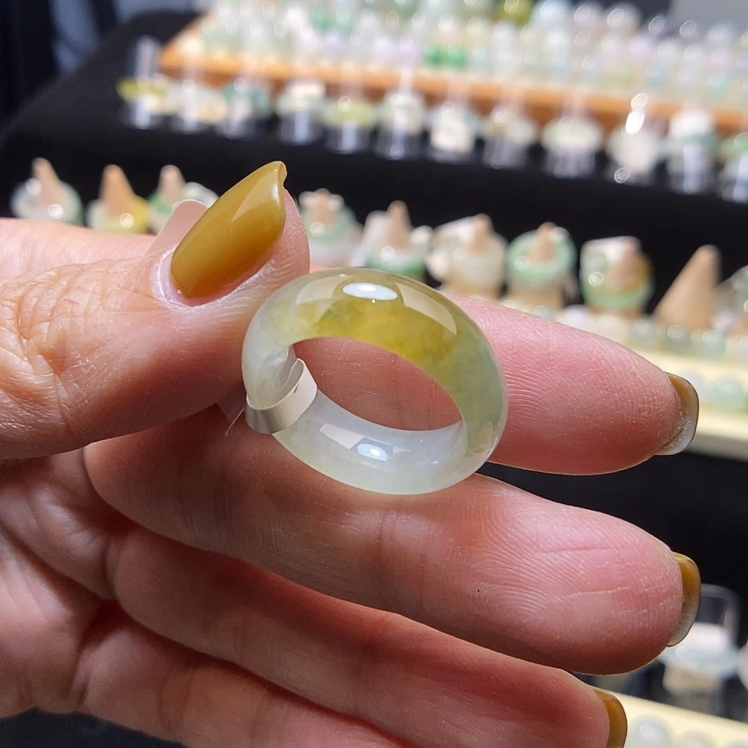 翡翠未镶嵌戒指12号黄加绿
