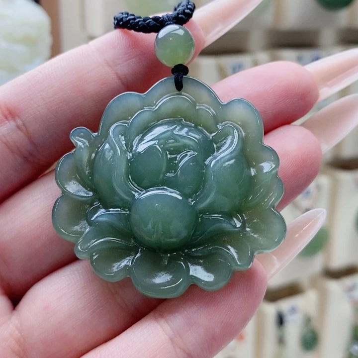 游***妈颈饰未镶嵌和田玉
