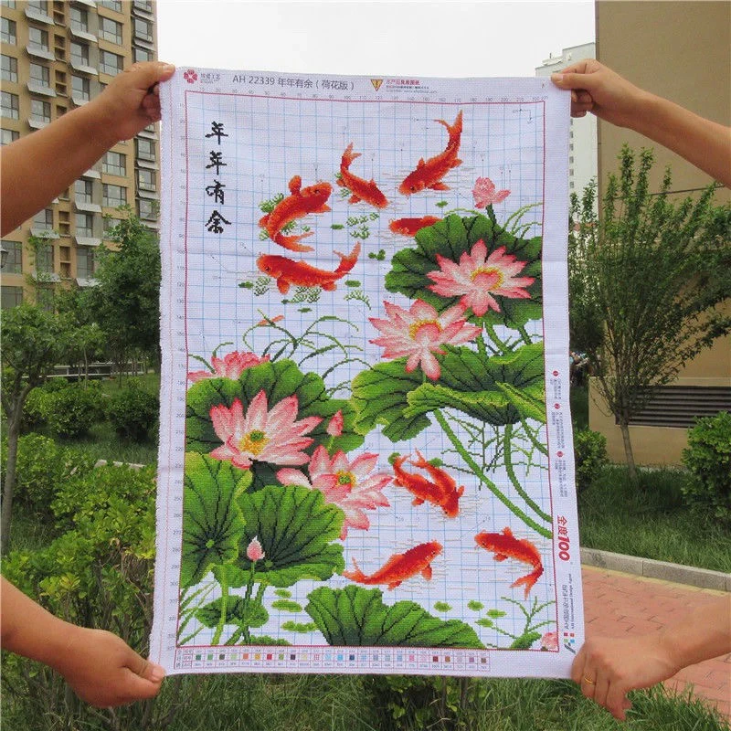 纯手工十字绣成品年年有余九鱼图荷花餐厅客厅57乘83竖版玄关