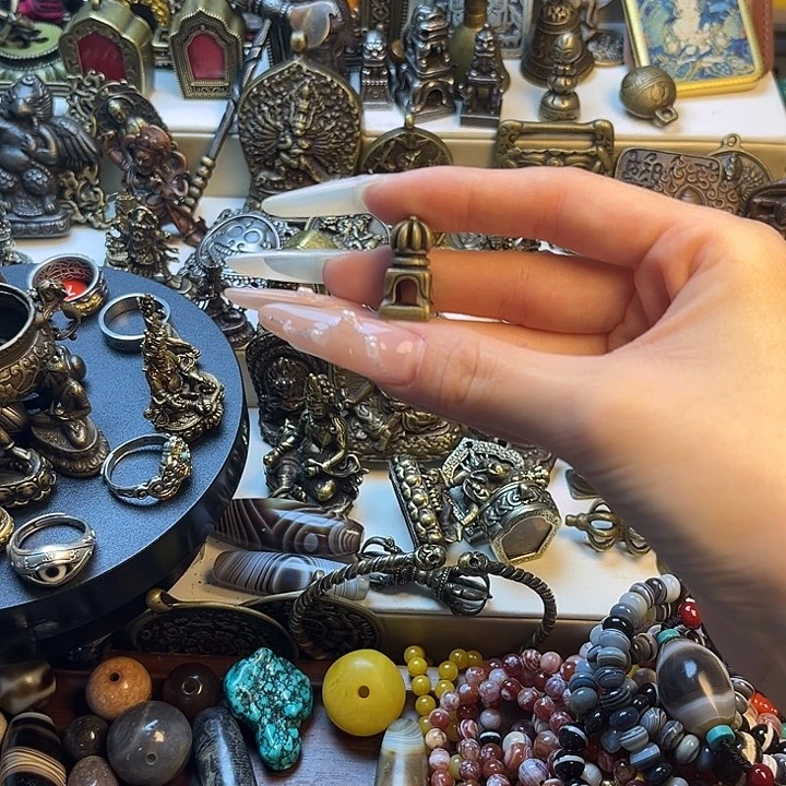 大***子泥塑闪价漏价一件