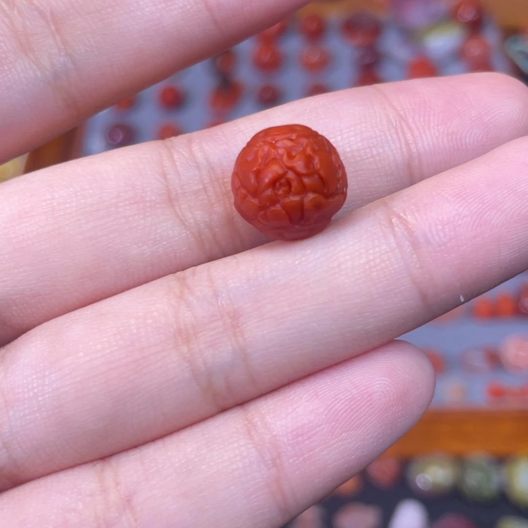 未镶嵌牡丹花圆珠卡12.5南红玛瑙