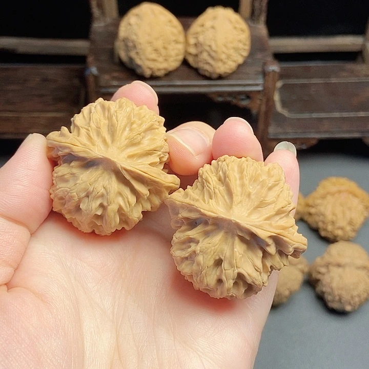 文玩核桃吊坠苹果园