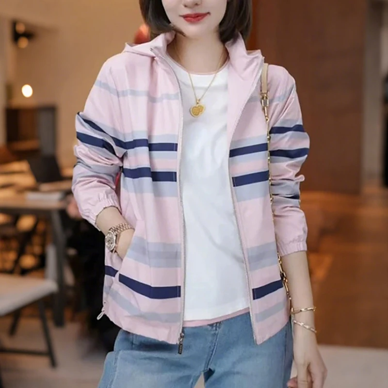 条纹撞色短款冲锋衣女2025早春新款时尚洋气宽松长袖外套上衣