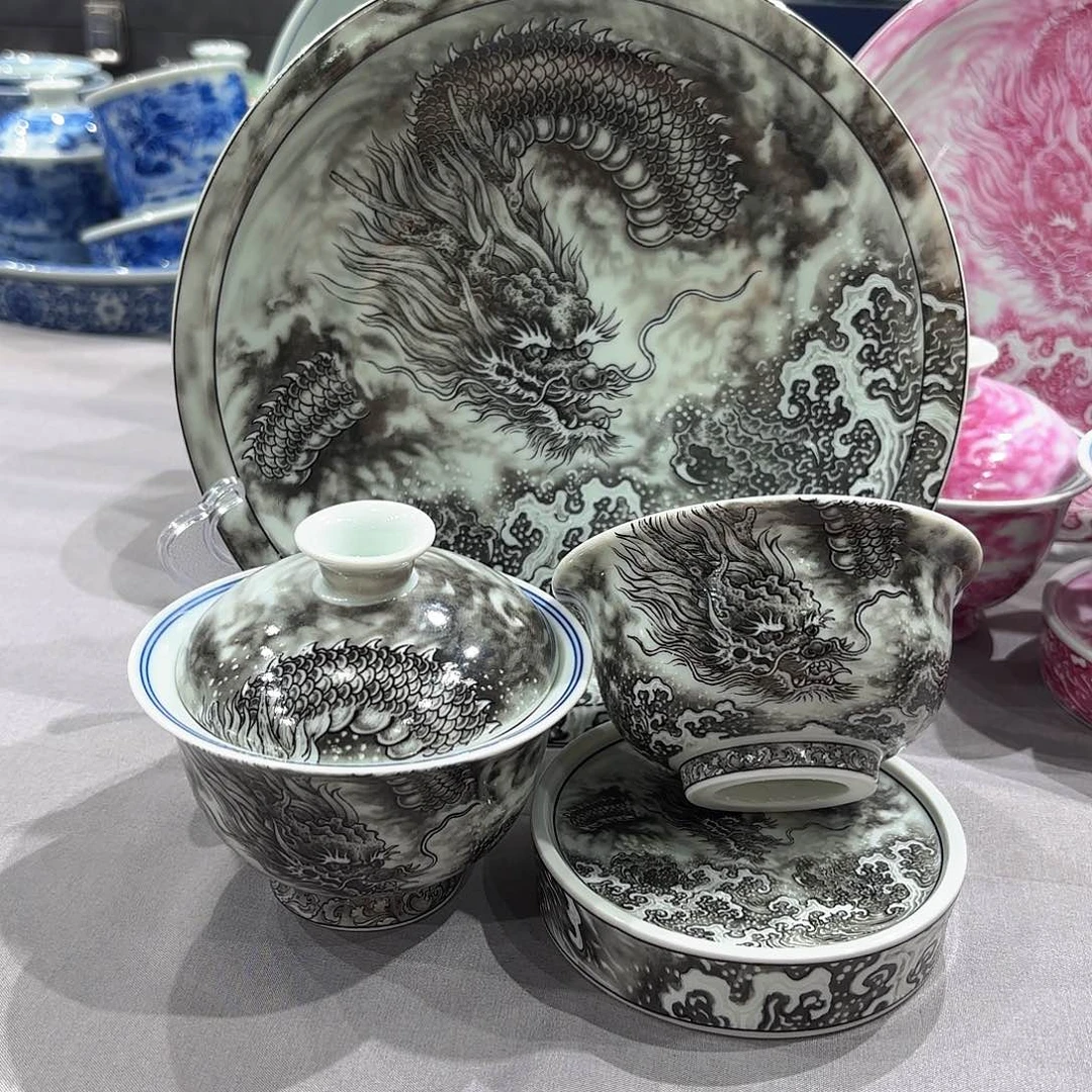 瓷片景德镇瓷器精品陈列
