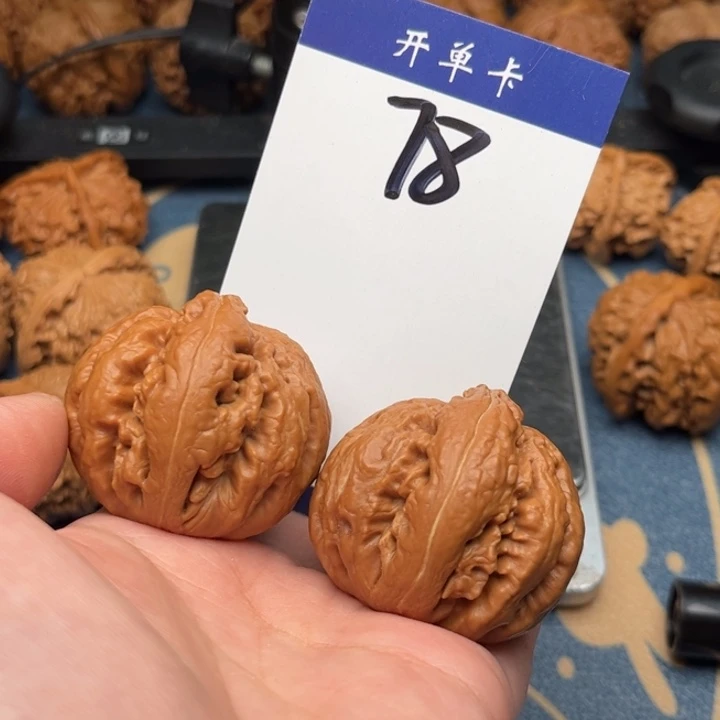 文玩核桃吊坠霸王龙 42全品 78